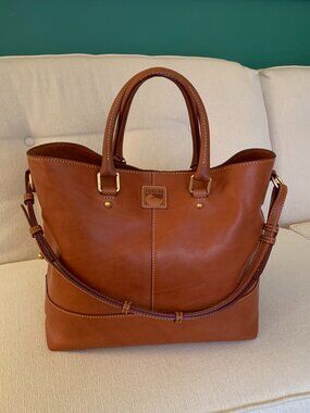 Dooney & Bourke Florentine Chelsea Shopper Tote – Leather Handbag in Natural Tan
